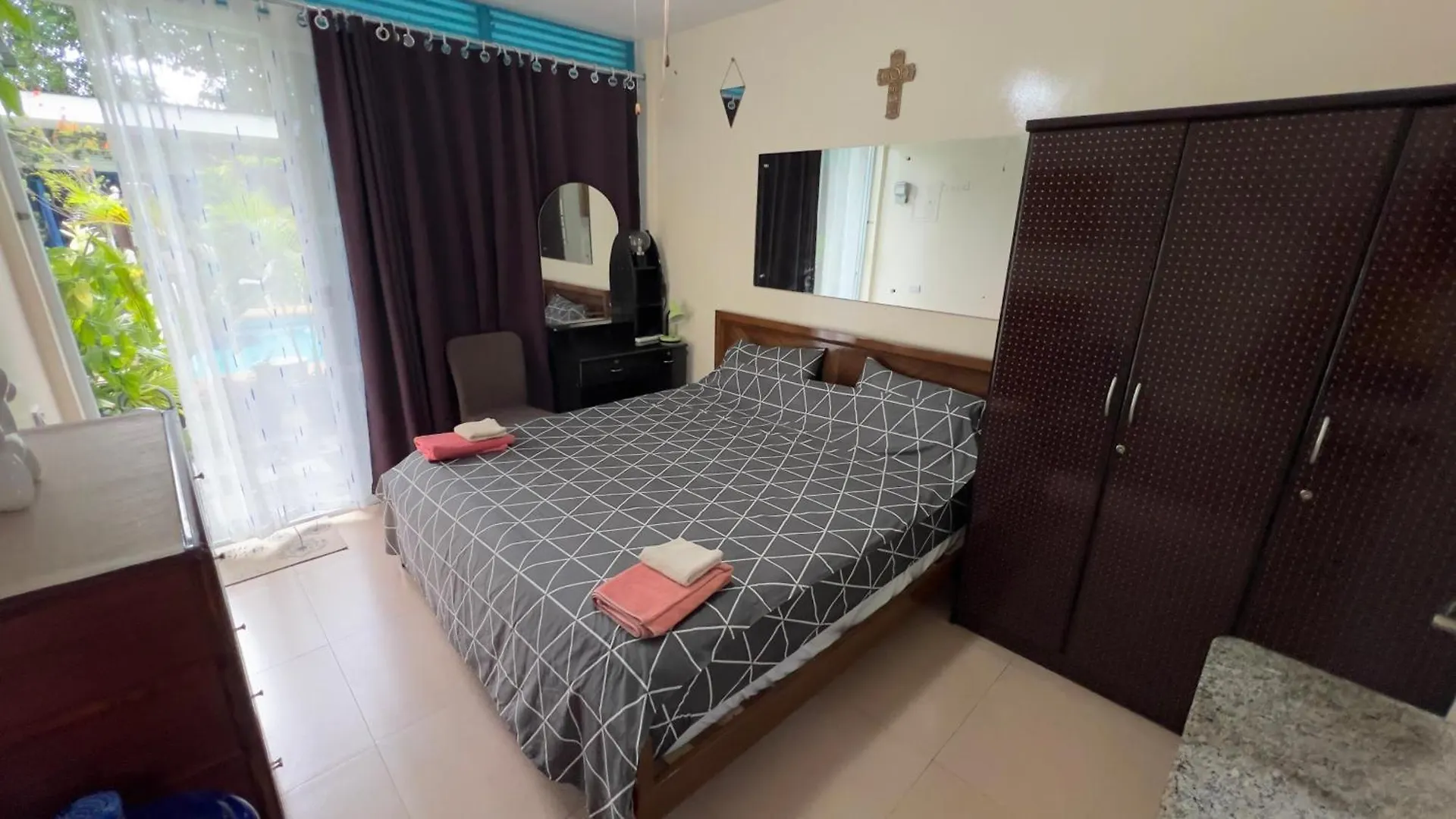 Studio Complete Plus Pool, 1 Panglao Apartment